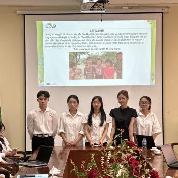 Students presenting their idea